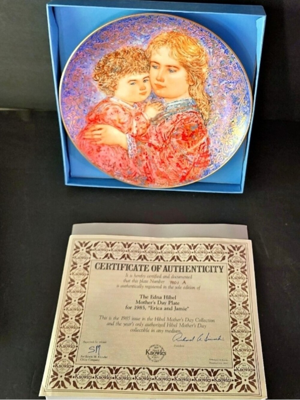 Edna Hibel Mother's Day Plate 1985 "Erica and Jamie" Edwin M Knowles COA Box